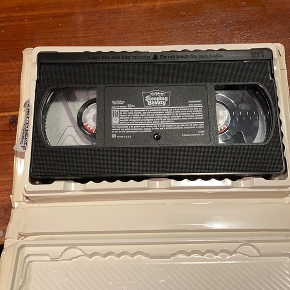 Walt Disney's Sleeping Beauty Masterpiece VHS 9511 - Picture 5 of 5